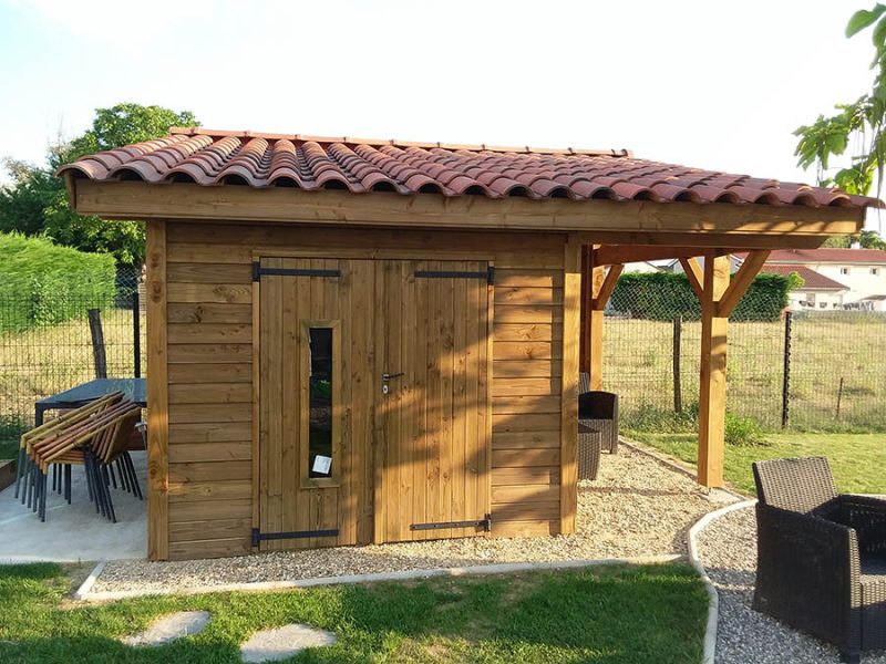 abri un pan en bois massif et toiture en tuile